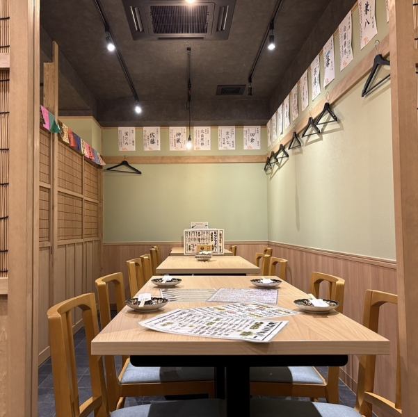 【堺筋線北浜駅より徒歩約5分】好立地で集まりやすさ抜群!最大12名様までご利用可能な個室は、3部屋を連結して宴会にも対応いたします◎周りを気にせず仲間でわいわい楽しめる雰囲気が魅力です。コース料理を囲み、賑やかなひとときをお過ごしください♪駅チカなのでお帰りの際もスムーズで、団体様の各種宴会に最適です。