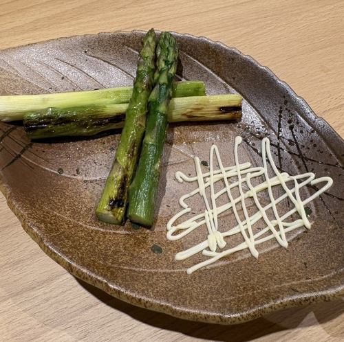 焼きアスパラガス
