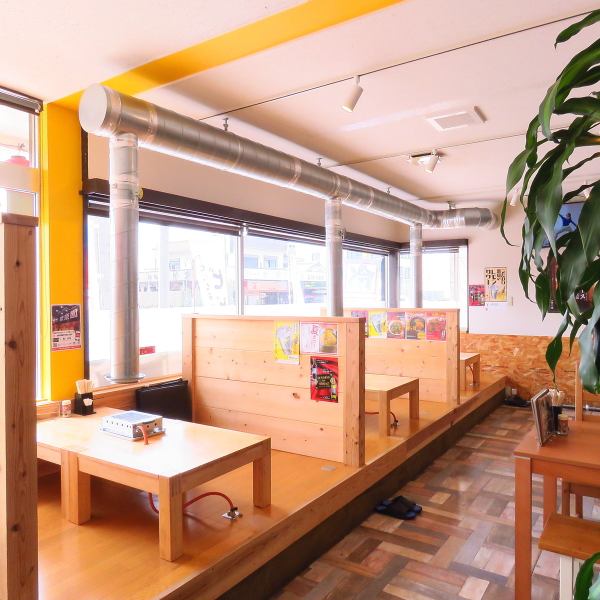 The exhaust duct is fully equipped, so it's difficult to smell clothes and shoes, so you can concentrate on your meals without worrying about smoke ♪ Please take a look at the bright and spacious store of picker pics ♪