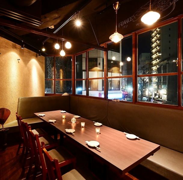 少人数から中規模、大人数様もお人数様にあわせて個室対応が可能です！周りをきにせず、親しい仲間とプライベートなお時間をお過ごしくださいね！