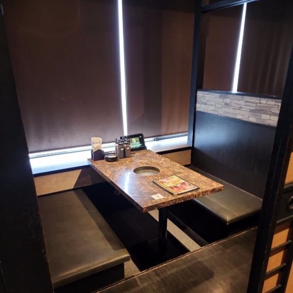Easy-to-use sunken kotatsu style ♪ Semi-private table seating available ♪ With comfortable legroom, your family can enjoy your time comfortably ◎ Reservations can also be made by phone ◎