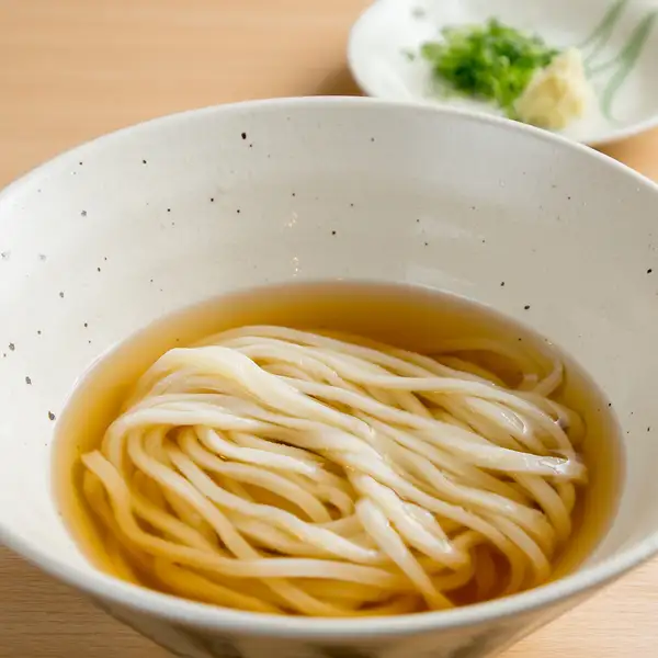 数量限定のすっきり香る贅沢な一杯♪北海道産小麦使用・毎日手打ち冷かけうどん！※季節限定