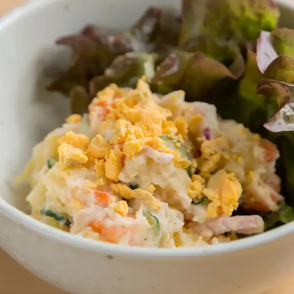 ゴロゴロお芋の食感がたまらない♪さっぱり爽やかな特製ポテトサラダ！