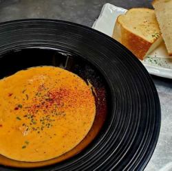 Fluffy egg with sea urchin cream sauce (with baguette)