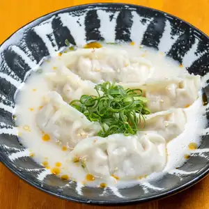 Three chewy and bouncy boiled dumplings