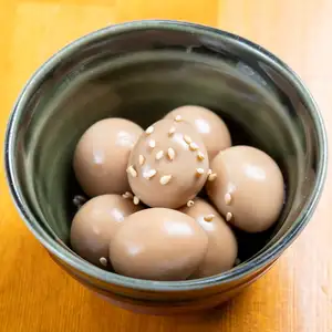 Simmered quail eggs