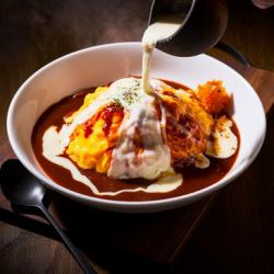 チョモランマオムライス