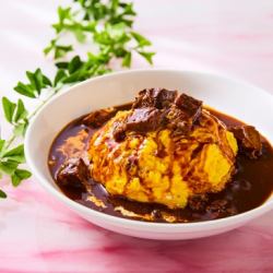 ごろっと牛肉オムライス