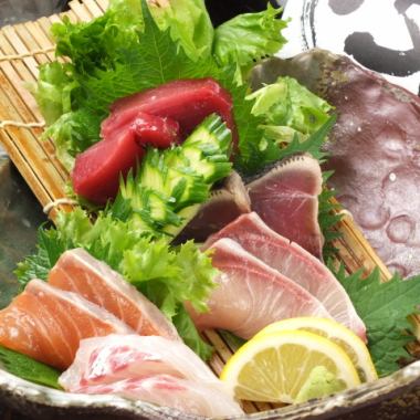 Includes assorted seasonal sashimi for +600 yen per person.