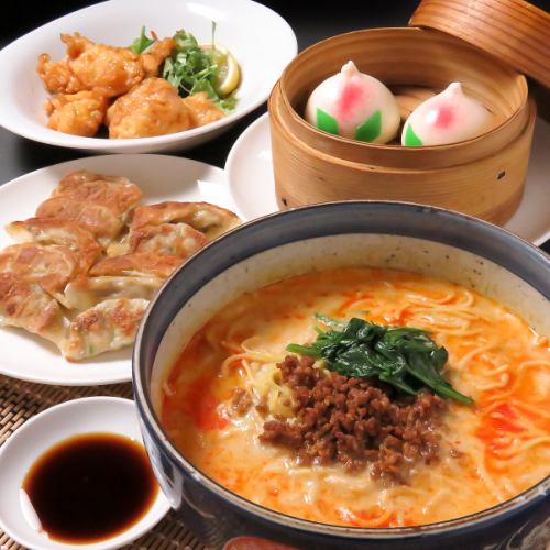 Please enjoy the proud Chinese food such as tantan noodles and mochi gyoza!