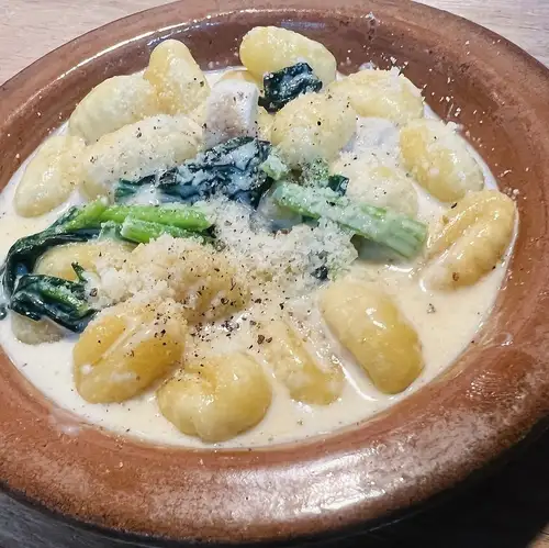 炸土豆丸子配牛肝菌奶油酱
