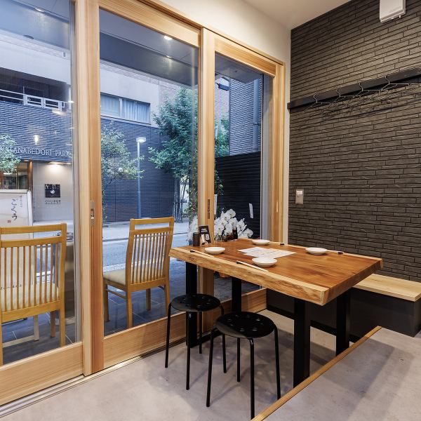 【落ち着いた空間でゆったり過ごせる◎】福岡市地下鉄七隈線渡辺通駅より徒歩約11分、薬院駅より徒歩約14分と、2つの駅から来店できる好立地です!落ち着いた雰囲気の店内は、ゆったりとくつろいで過ごしたい方におすすめです◎