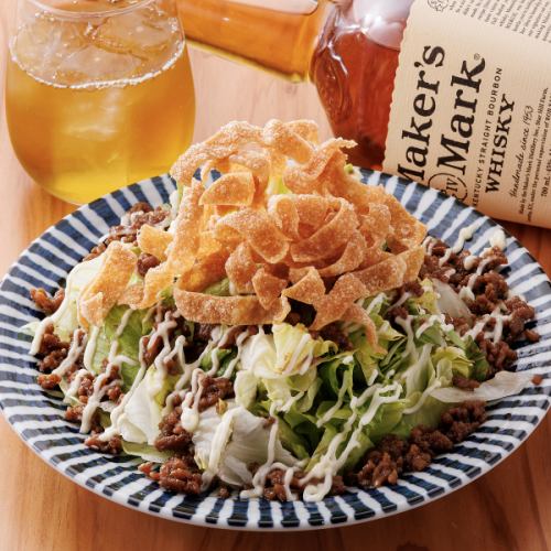 パリパリそぼろサラダ