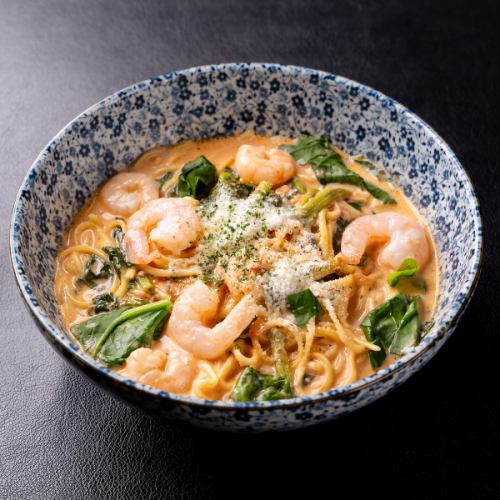 人気No.1パスタ★【海老とほうれん草のアメリケーヌクリーム】