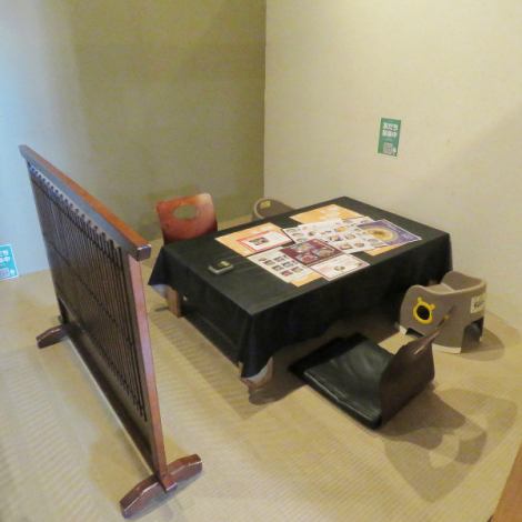 【気軽にご利用できるボックステーブル席】ご友人やご家族とのお食事やお集まりなど、多彩なシーンでご利用いただけるテーブル席。店内は落ち着いた雰囲気の和空間でゆったりとくつろいでお過ごしいただけます♪セットにはドリンクバーも付きますので大変お得です！女子会やママ会にもおすすめですので是非ご予約ください◎