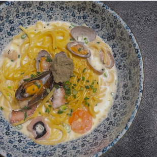 魚介の蟹味噌クリーム 胡麻風味で