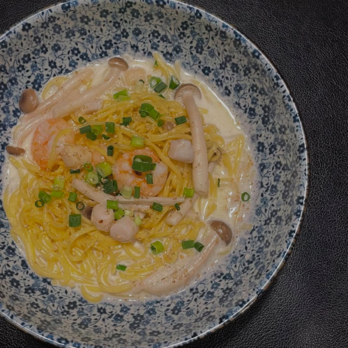 海老と帆立ときのこの和風クリームソース