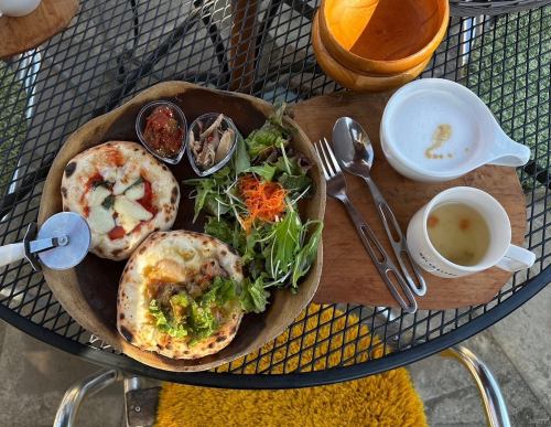 Weekend lunch & Saturday evening cafe only! [Authentic pizza & gratin baked in a pizza oven]
