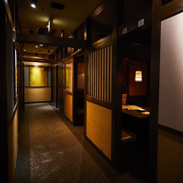 ゆったり個室も多数完備◎女子会・誕生日・記念日などのプライベートシーンも大歓迎♪お料理はボリューム満点のお肉から鮮度抜群の鮮魚もご用意!宴会に最適の飲み放題付コースは、人気の一人一皿コースや季節の宴会コースなど♪幅広い層の方にご利用いただけるようジャンル問わずお料理をご用意♪※画像はイメージです