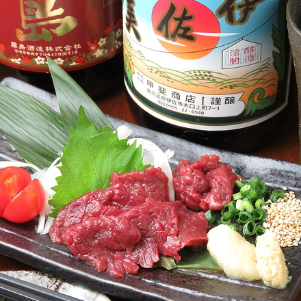 【新鮮だから味わえる♪】絶品！会津の馬刺し1408円(税込)～
