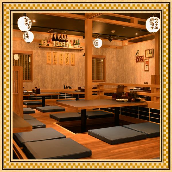 The lively small tatami-floored seating area, which can accommodate up to 38 people, is perfect for chatting with like-minded friends.I aimed for a bar in the good old days.