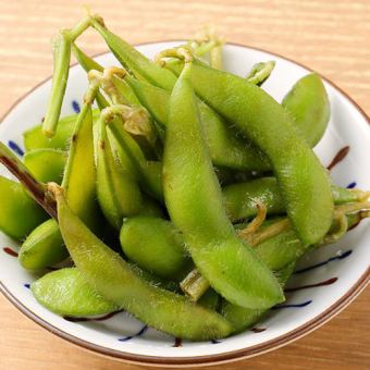 Green soybeans with edamame