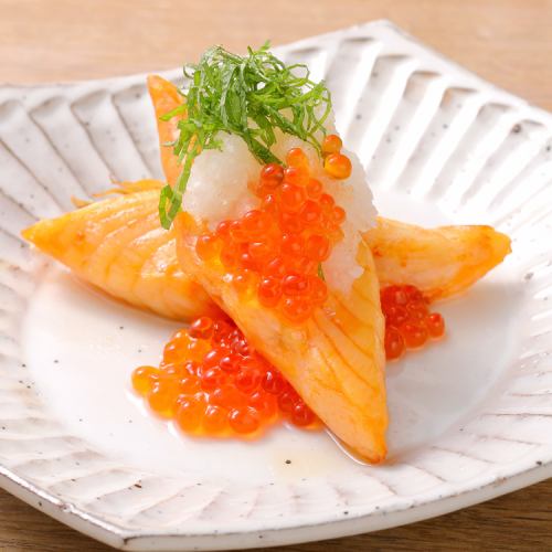Grilled salmon belly and grated salmon roe