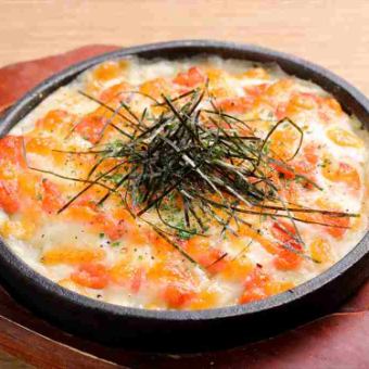 Mashed potatoes baked with cod roe and cheese