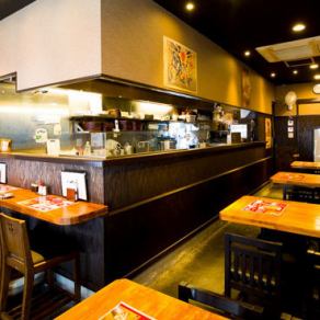 少人数のご宴会にもおすすめな席!同僚との飲み会にもよく使われるお席です。人数に応じてお席をご用意致します。