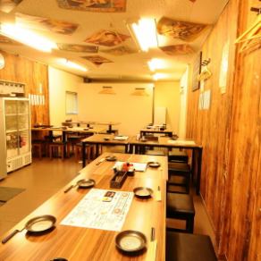 ≪2Fテーブル≫2階のお席です。中規模の宴会利用も可能。ご利用用途に合わせてテーブルのセッティングをさせていただきます。