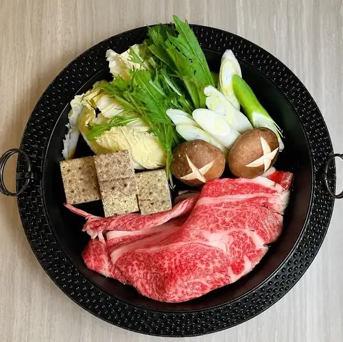 Melt-in-your-mouth A5 Wagyu beef ♪♪