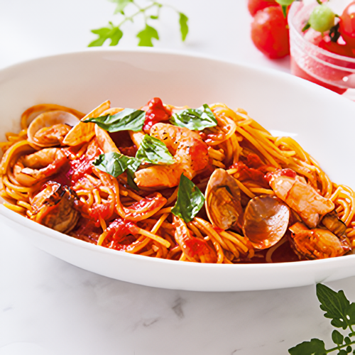 エビとほうれん草のバジルクリーム/魚介と完熟トマトのペスカトーレ　各