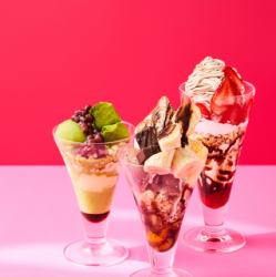 抹茶アイス大福と抹茶わらび餅のパフェ/ストロベリーチョコモンブランパフェ/生チョコバナナパフェ　各