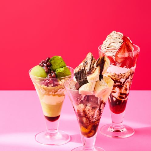 抹茶アイス大福と抹茶わらび餅のパフェ/ストロベリーチョコモンブランパフェ/生チョコバナナパフェ　各