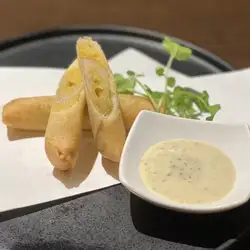 辛子蓮根春巻き　ハニーマスタードソース