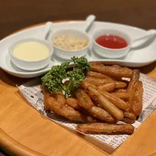 Crispy fried burdock root with three kinds of dipping sauce