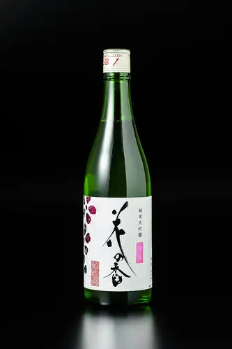 女性にも人気の【花の香　純米大吟醸　桜花】で華やかな味わいと香りを、心ゆくまでぜひ、ご堪能ください。