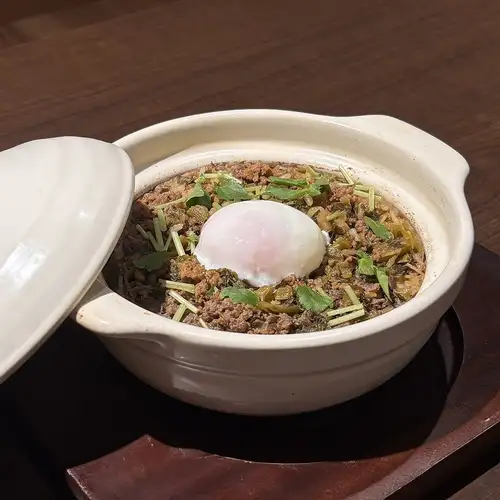 馬ひき肉と高菜の土鍋ご飯