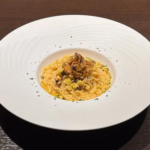 とうもろこしの炙り雲丹冷製パスタ