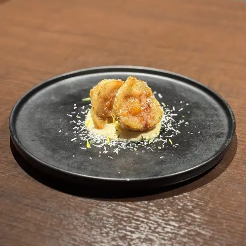 いちじくの天麩羅　味噌チーズソース添え