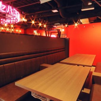 Equipped with semi-private room-like box seats! 2 to 14 people can be accommodated! Due to the popularity of the seats, it is not possible to specify seats, but please inquire with the staff once.