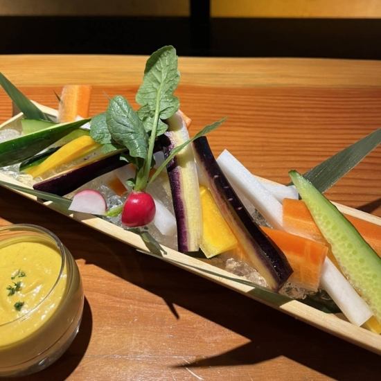 Enjoy freshly picked vegetables from Hoei with an original dip ♪