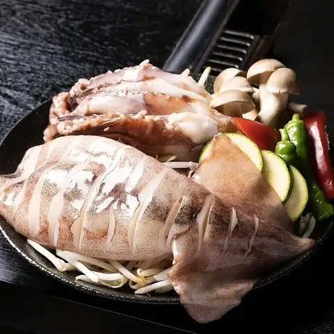 豊洲市場直送の新鮮な魚介類も豊富に取り揃えております◎