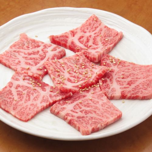 Marbled triangle loin (specially selected black wagyu beef shintama)