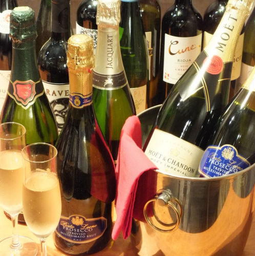 ワインは常時30種類以上