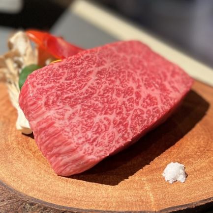 【和牛與時令風味】創意烤肉Rich套餐「Rich和牛套餐」使用最上等的西冷牛排。