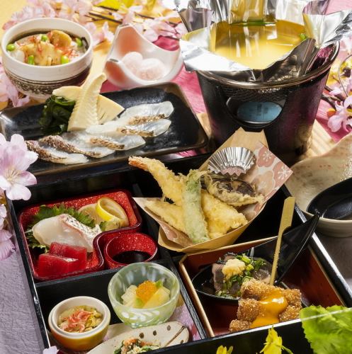 幸福的豪華午餐 - 櫻花鯛魚涮鍋和春天松花堂葛壽司懷石 - 10道菜總計2,310日元（含稅） ★包括飲料吧。