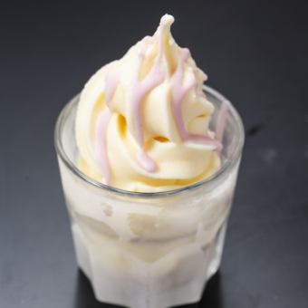 パリパリ苺のソフトクリーム