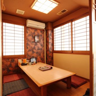 We have a private tatami room that is safe even with children. ★ There are also digging seats.