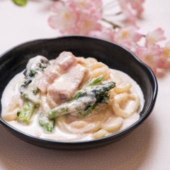 菜の花ベーコンの明太クリームうどん
